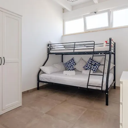 Luxury Seaside Chalet Villa *