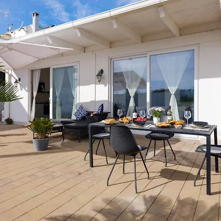 Luxury Seaside Chalet Villa *
